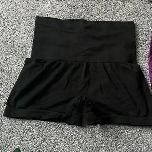 selling these spandex shorts only worn once!